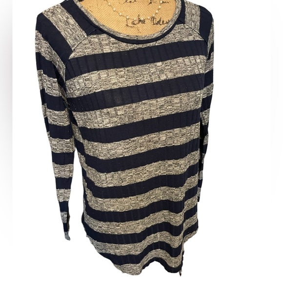 Tresics WOMEN’S SWEATER | Size Small striped and ribbed look. Lightweight - Picture 1 of 5